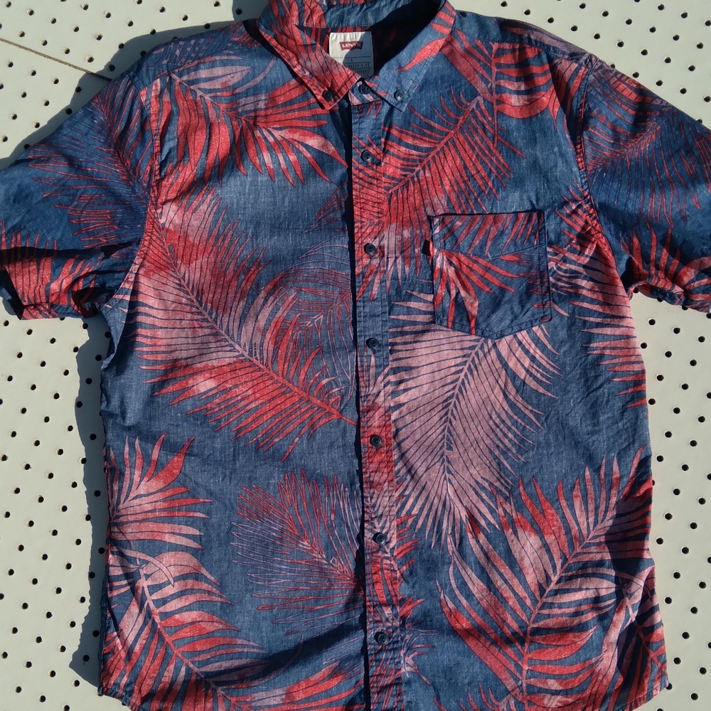 Levi's button up shirt size large
